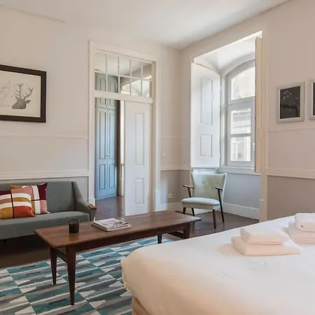 Lovelystay Downtown Dom Duarte Лиссабон