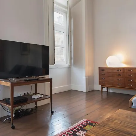 Lovelystay Downtown Dom Duarte Лиссабон